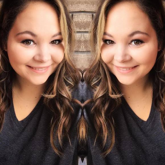 Meet your Posher, Sabrina - Picture 1 of 1